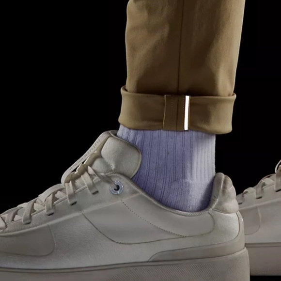 NEW LULULEMON KHAKI ABC CLASSIC-FIT 5 POCKET 34 x 28 - Picture 3 of 16